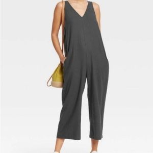Universal thread charcoal linen jumpsuit wide leg cropped